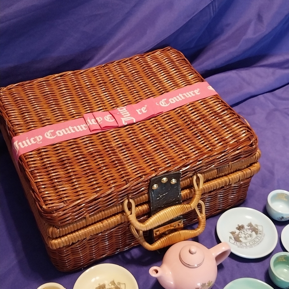 Rare htf juicy couture picnic basket child's tea set - Picture 5 of 12